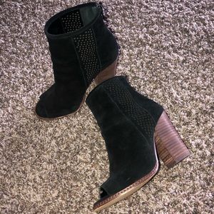 Gianni Bini booties